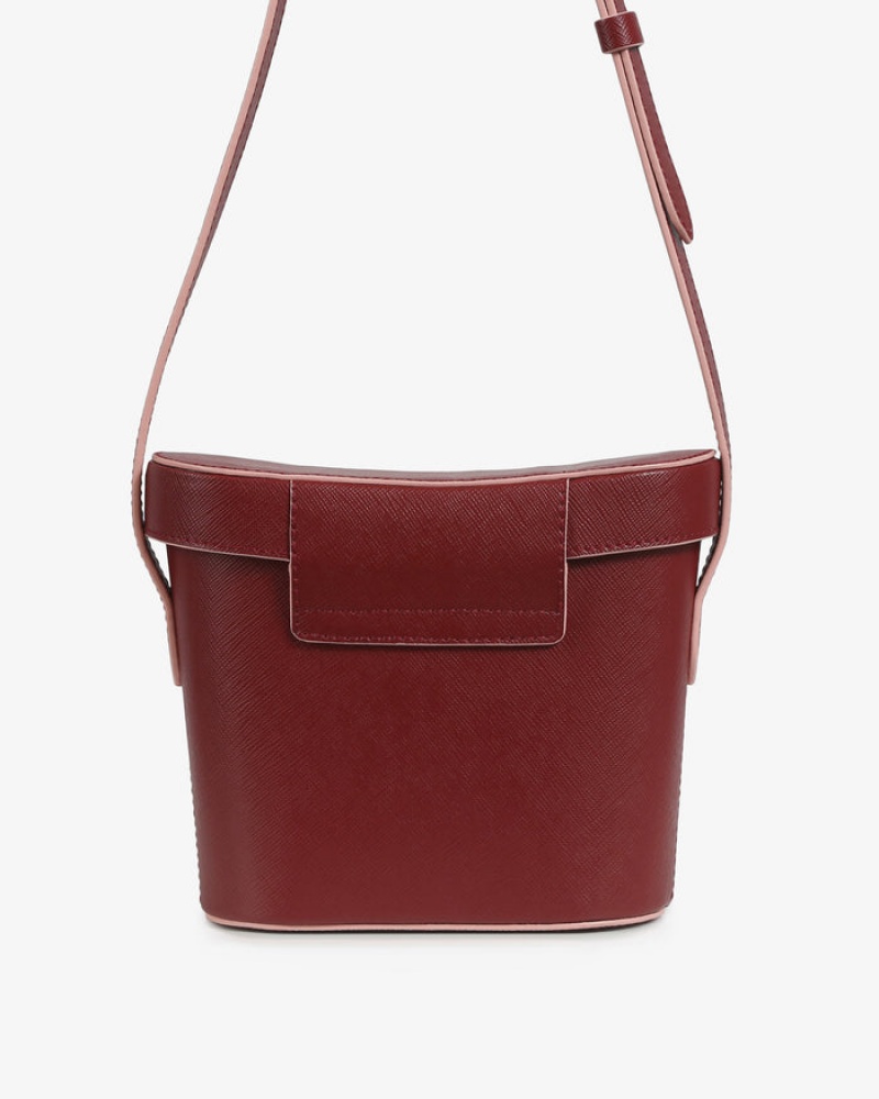 Red Strathberry Safari With Edge Crossbody Bag | UK SEAJ-23861